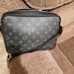 Louis vuitton outdoor messenger